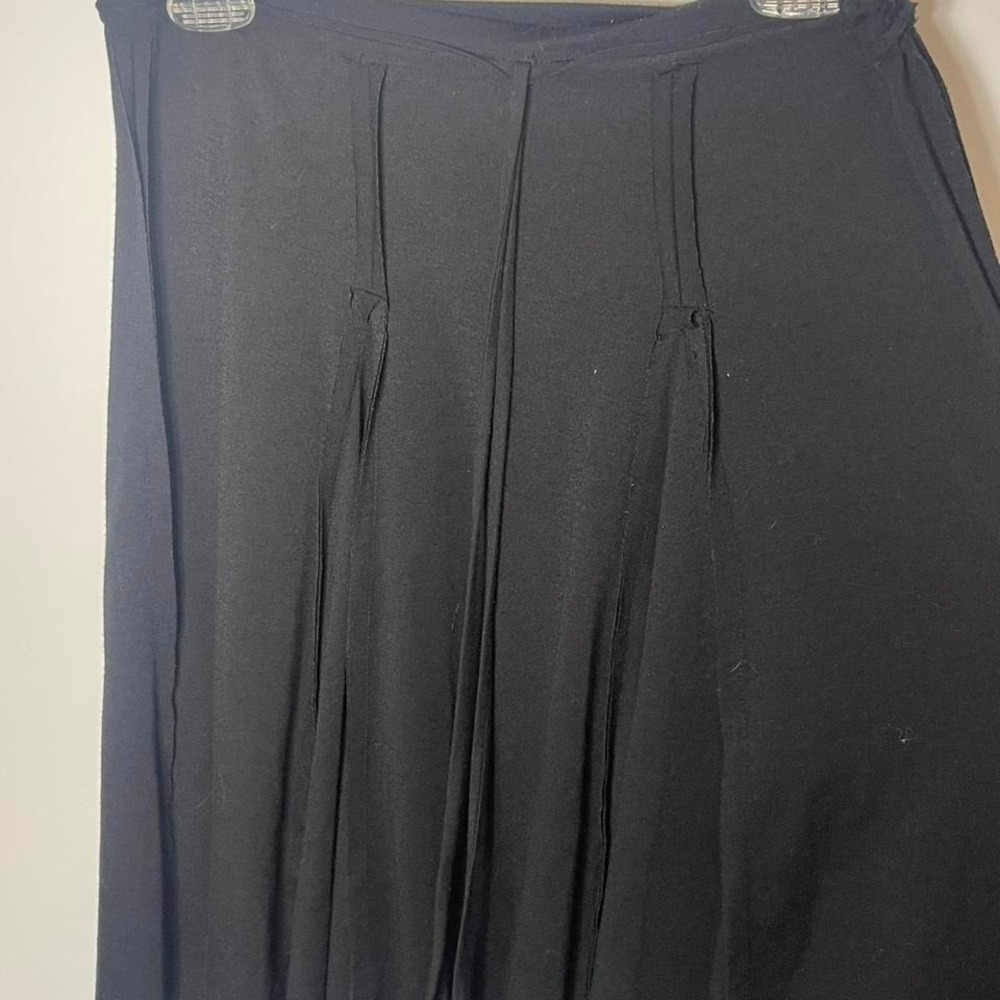 vintage paper tag Black pleated midi skirt with elastic waistband - Picture 4 of 7